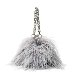 bolsa-sylvie-em-plumas-prata